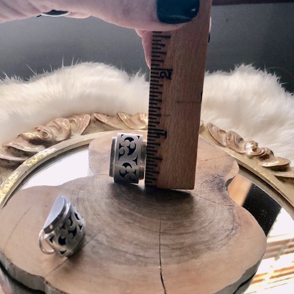 Authentic Lois Hill Clip On Earrings - Picture 13 of 13